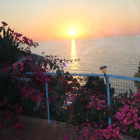 & Vacanze Lo Scoglio Ferienhaus