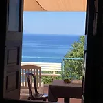 & Vacanze Lo Scoglio Nyaraló Castel di Tusa