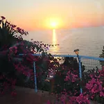 & Vacanze Lo Scoglio Nyaraló