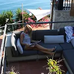 & Vacanze Lo Scoglio Nyaraló Castel di Tusa