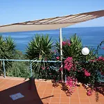 Nyaraló & Vacanze Lo Scoglio *