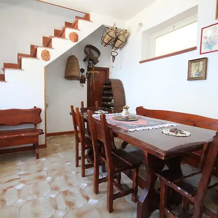 Holiday home & Vacanze Lo Scoglio