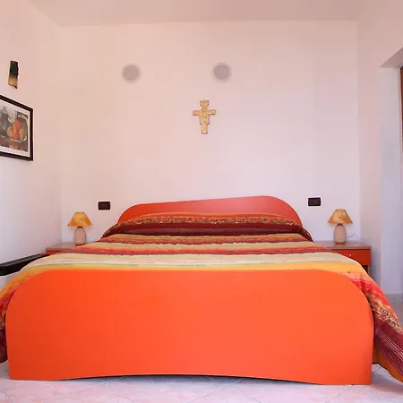 Holiday home & Vacanze Lo Scoglio