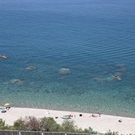 & Vacanze Lo Scoglio * קסטל די טוסה