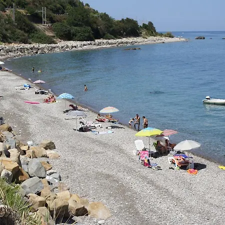 & Vacanze Lo Scoglio בית נופש קסטל די טוסה