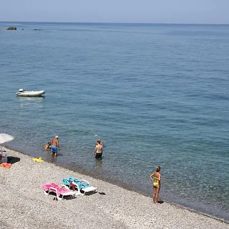 & Vacanze Lo Scoglio בית נופש *