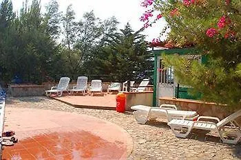 & Vacanze Lo Scoglio קסטל די טוסה