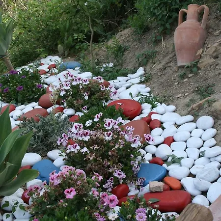 & Vacanze Lo Scoglio Holiday home *